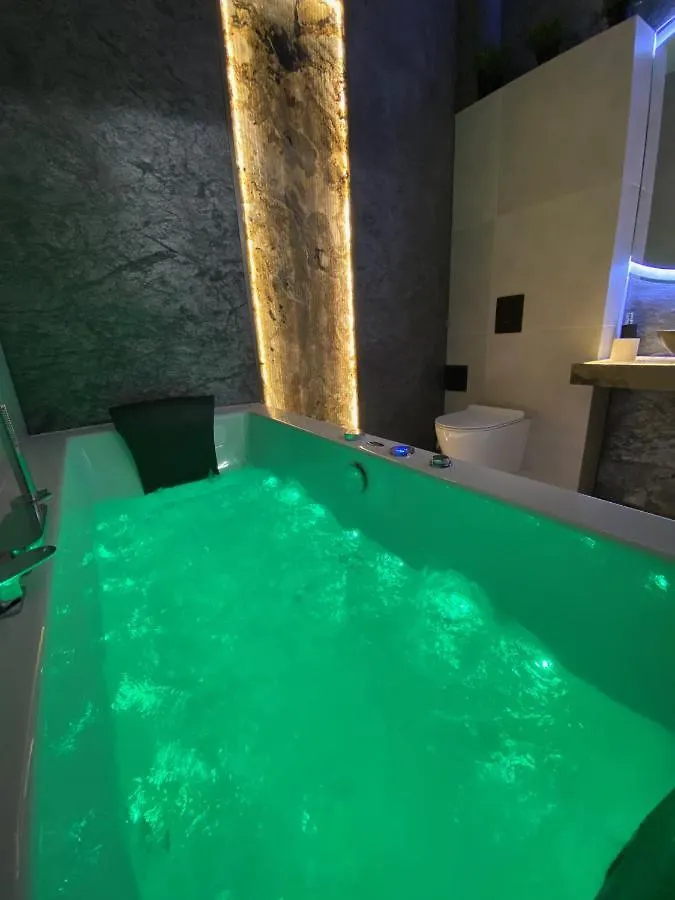 Silver Shine Jacuzzi Krakov