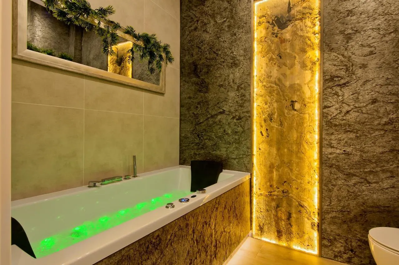 Silver Shine Jacuzzi Krakov