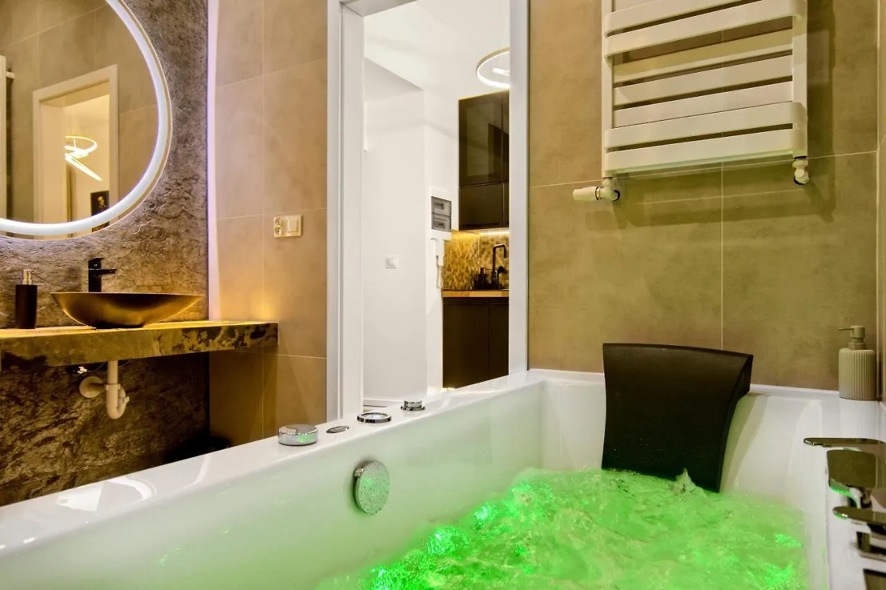 Silver Shine Jacuzzi Krakow 0*,  Poland